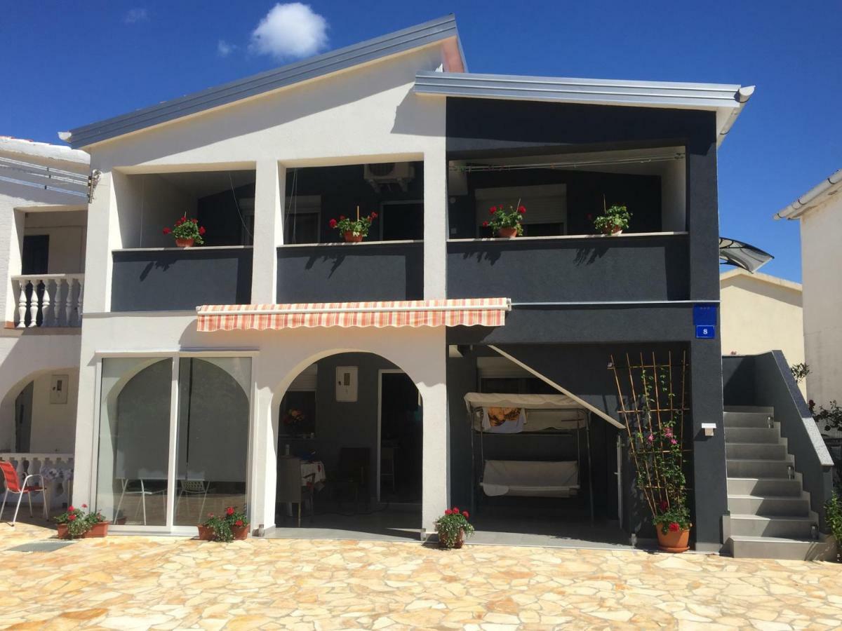 Apartment Roko Vir Exterior photo